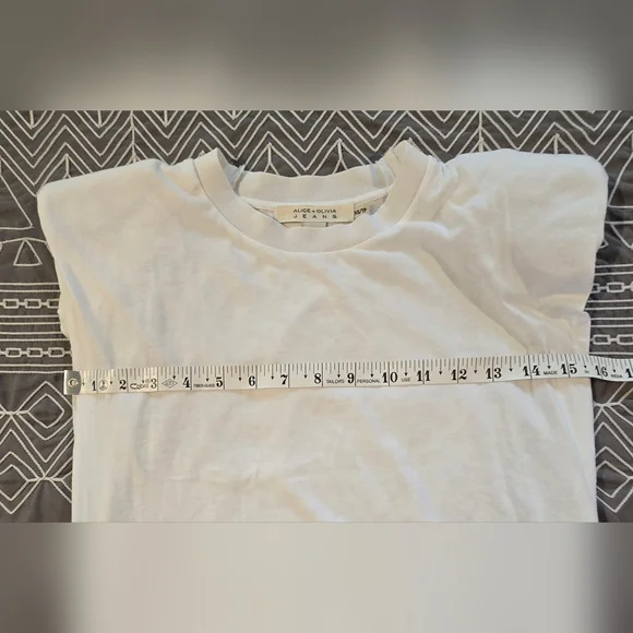 Alice + Olivia Basic White Tee Size XS - Picture 3 of 7